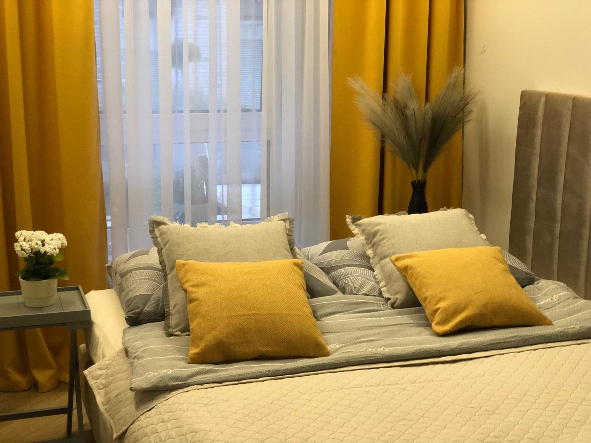 Komfortowe Apartamenty Kielce Klonowa ,Ogrodek, Garaz Podziemny, Samodzielne Wejscie Na Kod 24H Esterno foto
